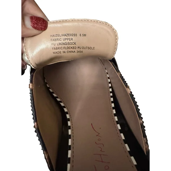 Betsey Johnson Haizel Lug Sole Mule MRSP $109 in Box - Picture 9 of 11